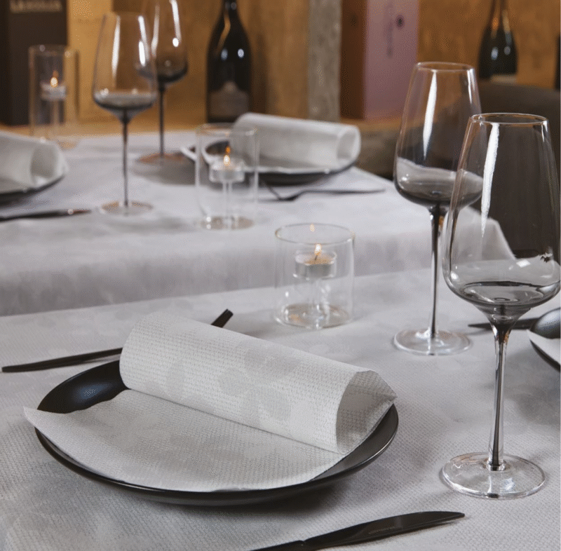 Peceta tavoline - INFIBRA VENUS– Fleurs Grigio – 39×39 cm (50 copë × 15 pako) – Kodi I-1919 - Image 2